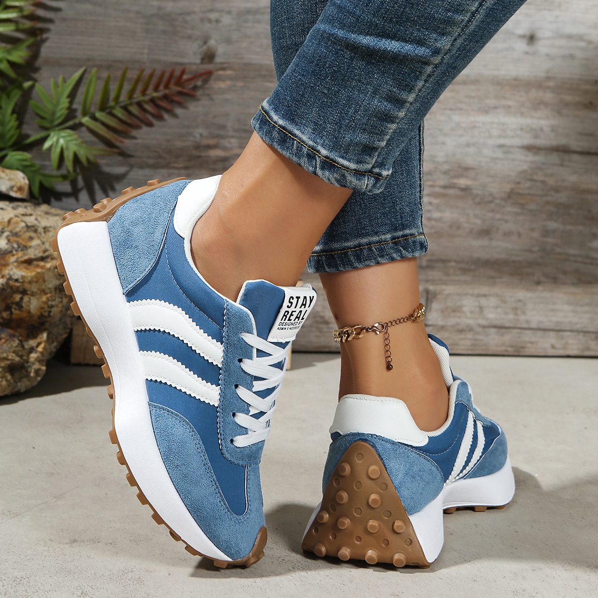 Cleo Sneakers