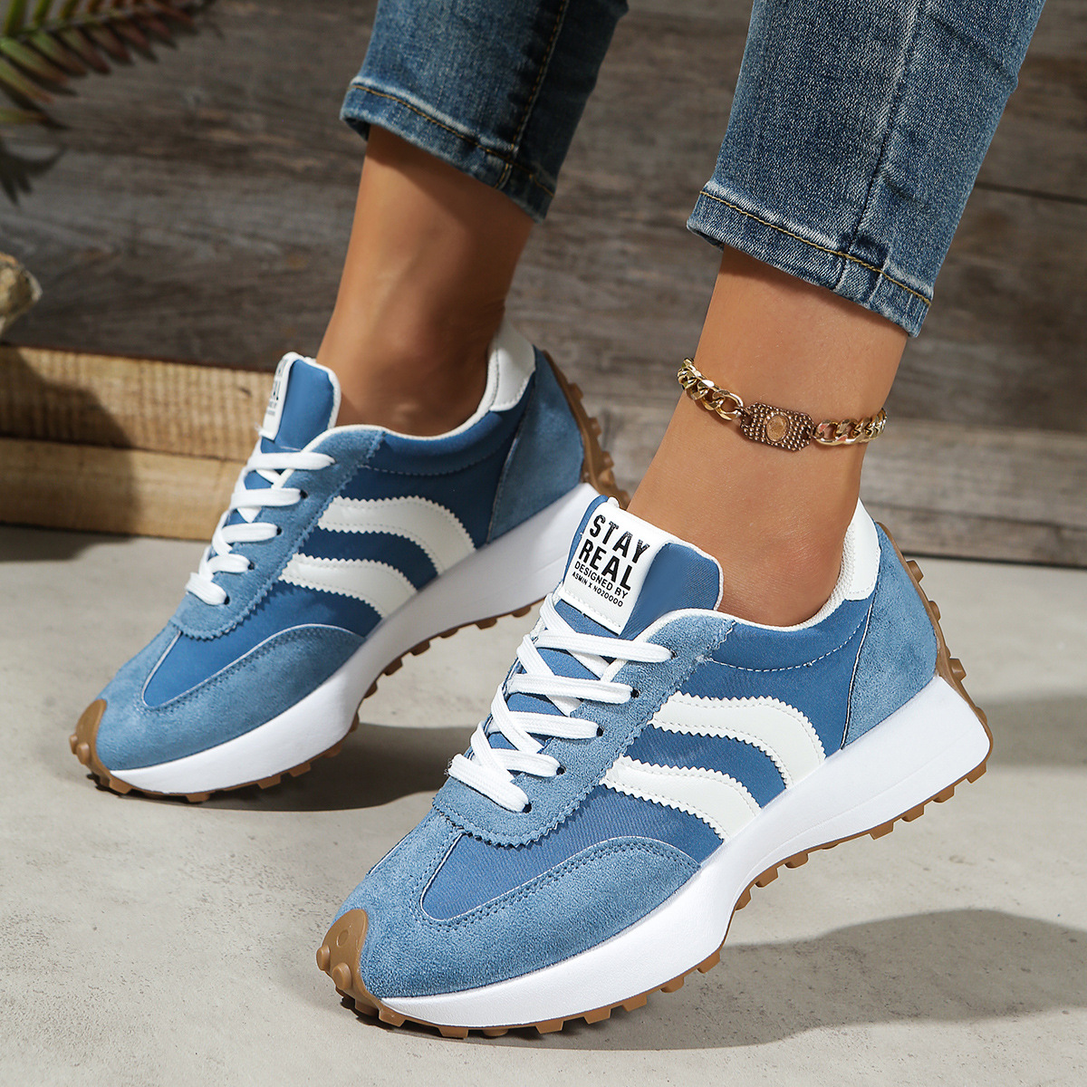 Cleo Sneakers